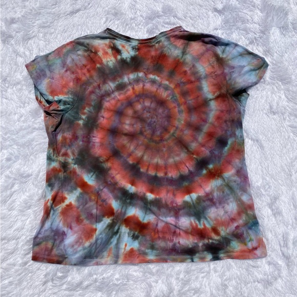 Handmade NEW Minnesota Tie-Dye T-Shirt - Picture 7 of 10